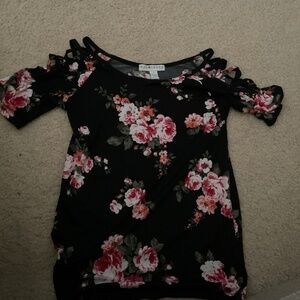 Eye Candy cold shoulder top. Size: Medium Color: Black with pink flowers